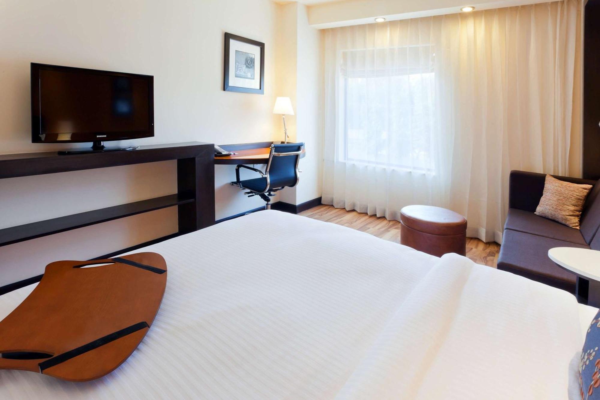 Hampton By Hilton Vadodara-Alkapuri Екстер'єр фото